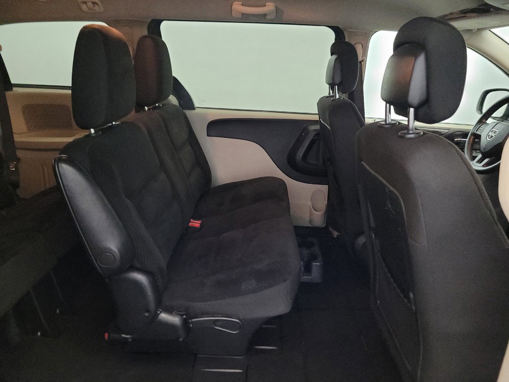 Used 2018 Dodge Grand Caravan SE FWD image 19
