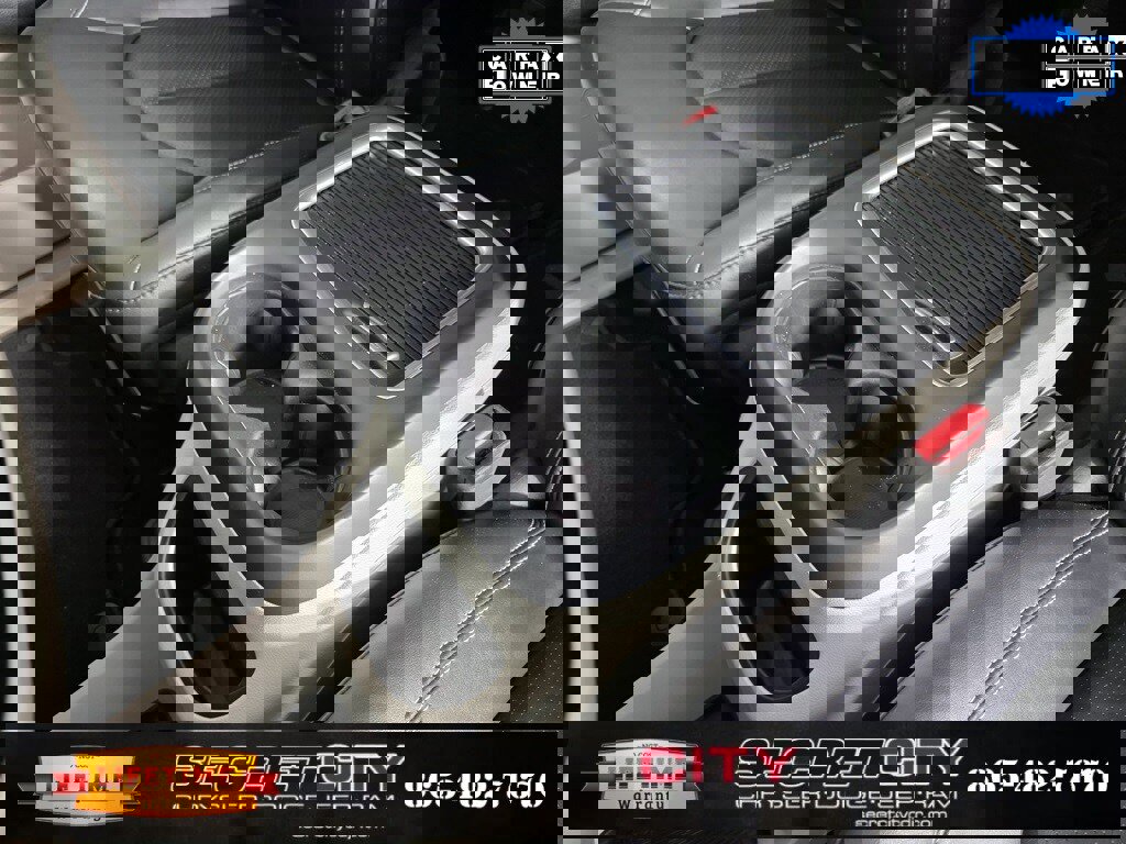 Used 2024 Chrysler Pacifica Touring-L image 26