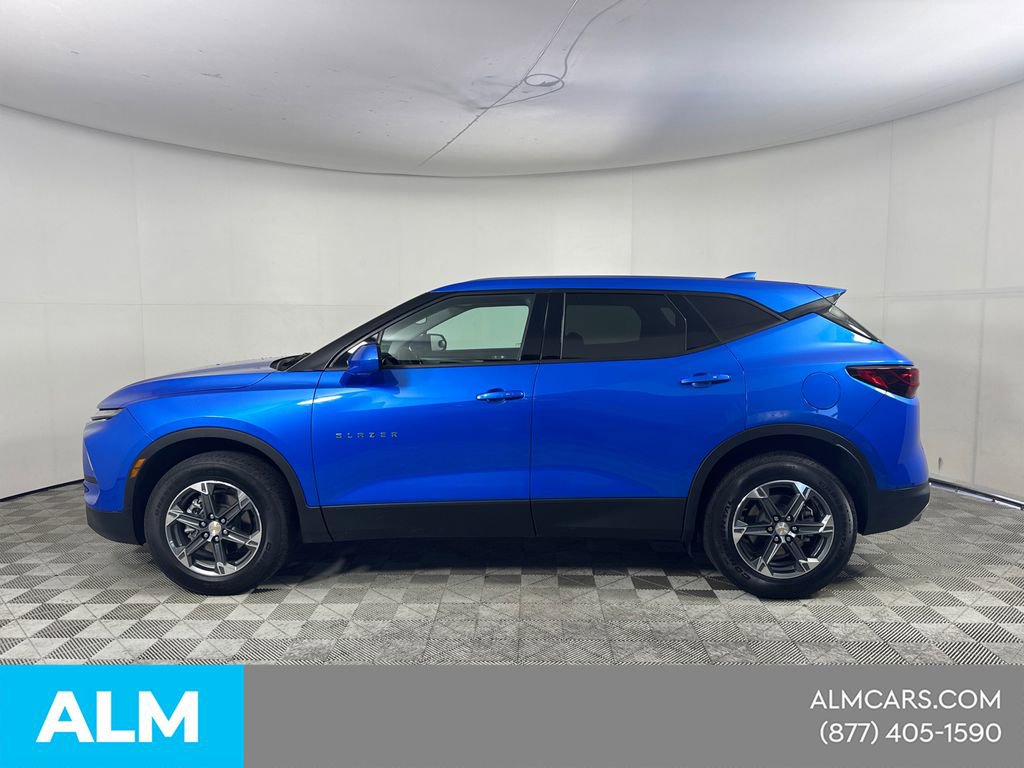 Used 2025 Chevrolet Blazer LT FWD image 11