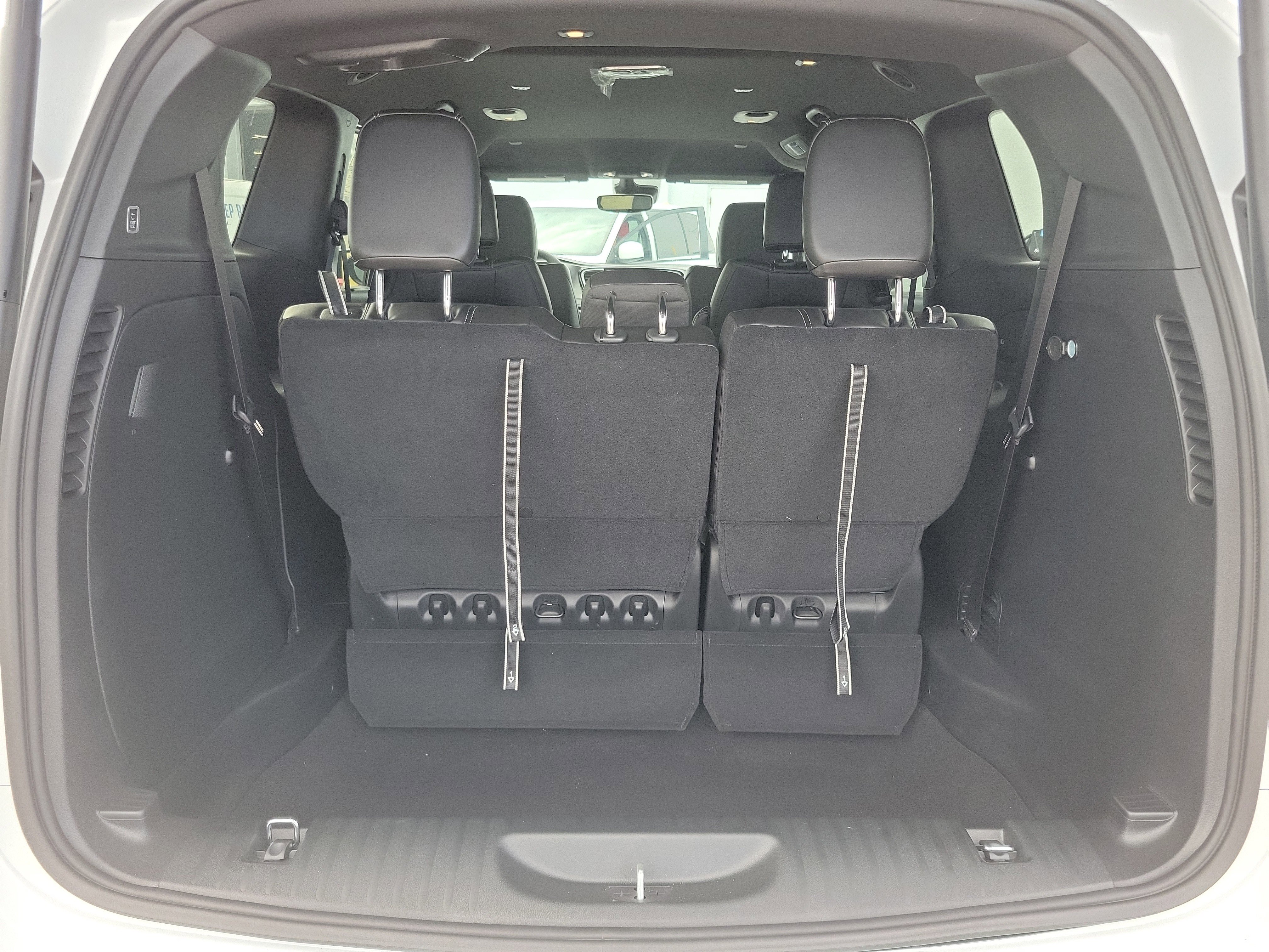 New 2027 Chrysler Pacifica Select FWD image 7