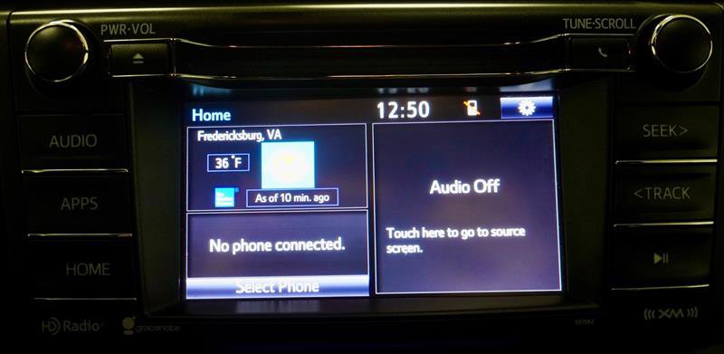 Used 2017 Toyota RAV4 SE image 16