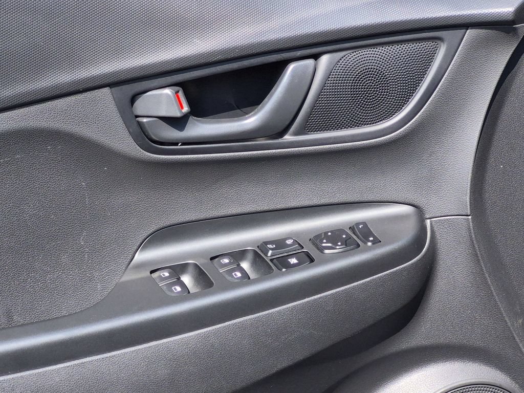 Certified 2022 Hyundai Kona SEL AWD/4WD image 14