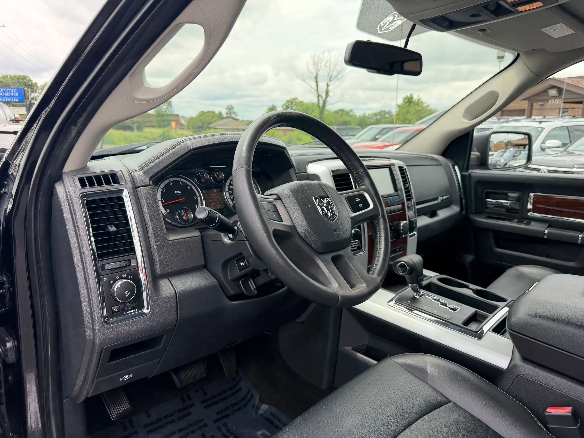 Used 2009 Dodge Ram 1500 Truck Laramie AWD/4WD image 10