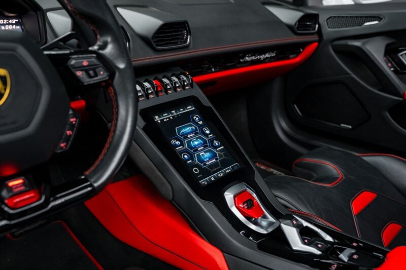Used 2021 Lamborghini Huracan EVO RWD image 25