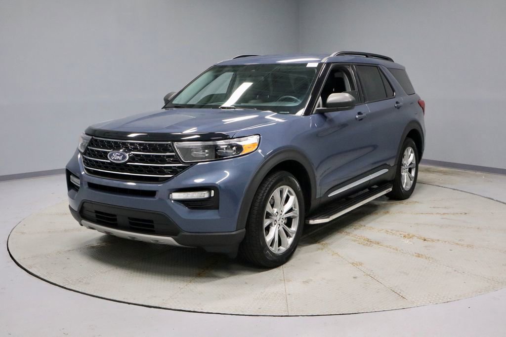 Certified 2021 Ford Explorer XLT w/ Equipment Group 202A image 7