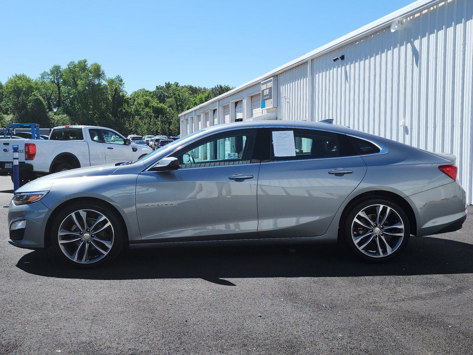 Used 2023 Chevrolet Malibu LT FWD image 2