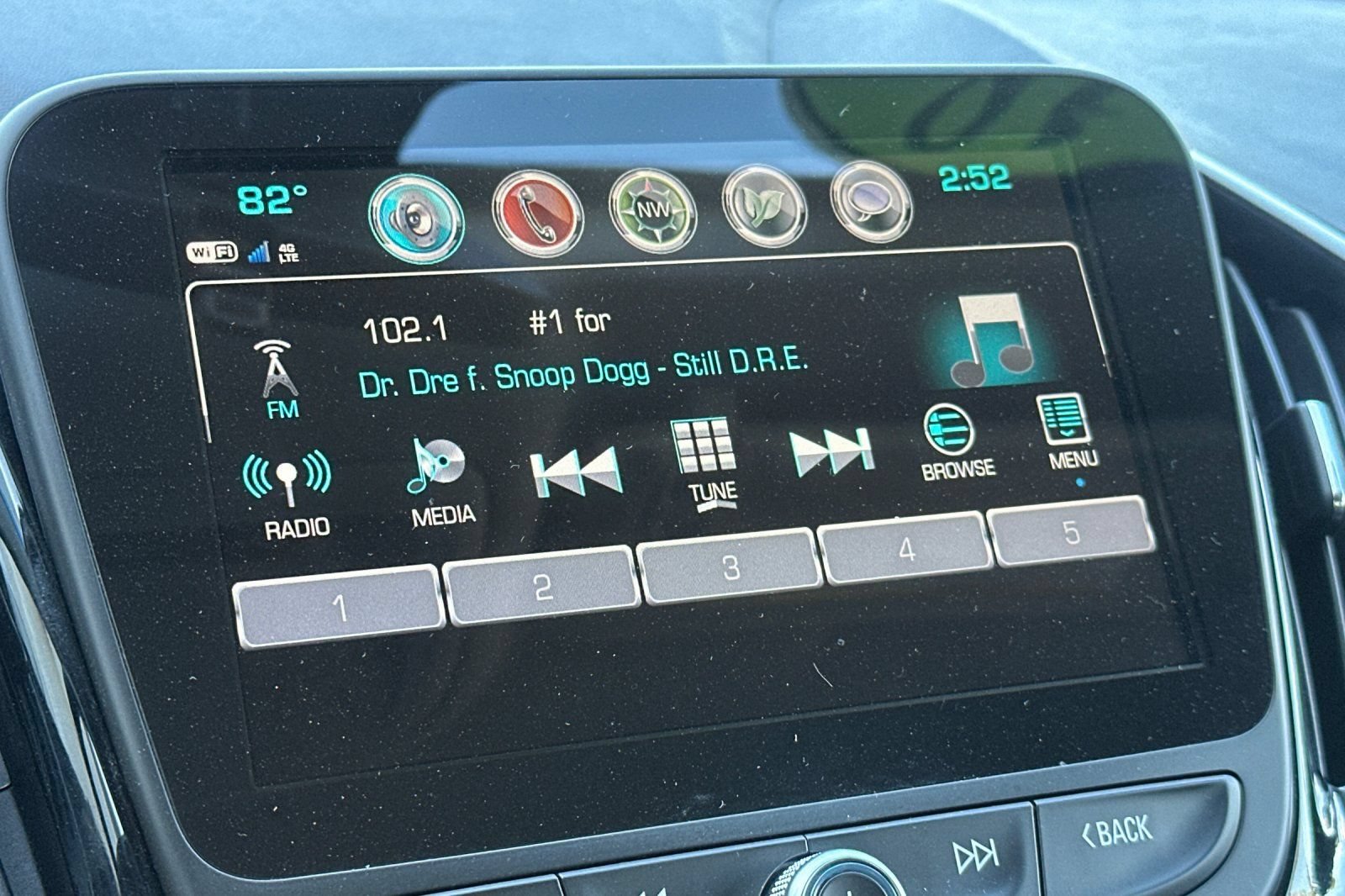 Used 2018 Chevrolet Volt LT FWD image 27