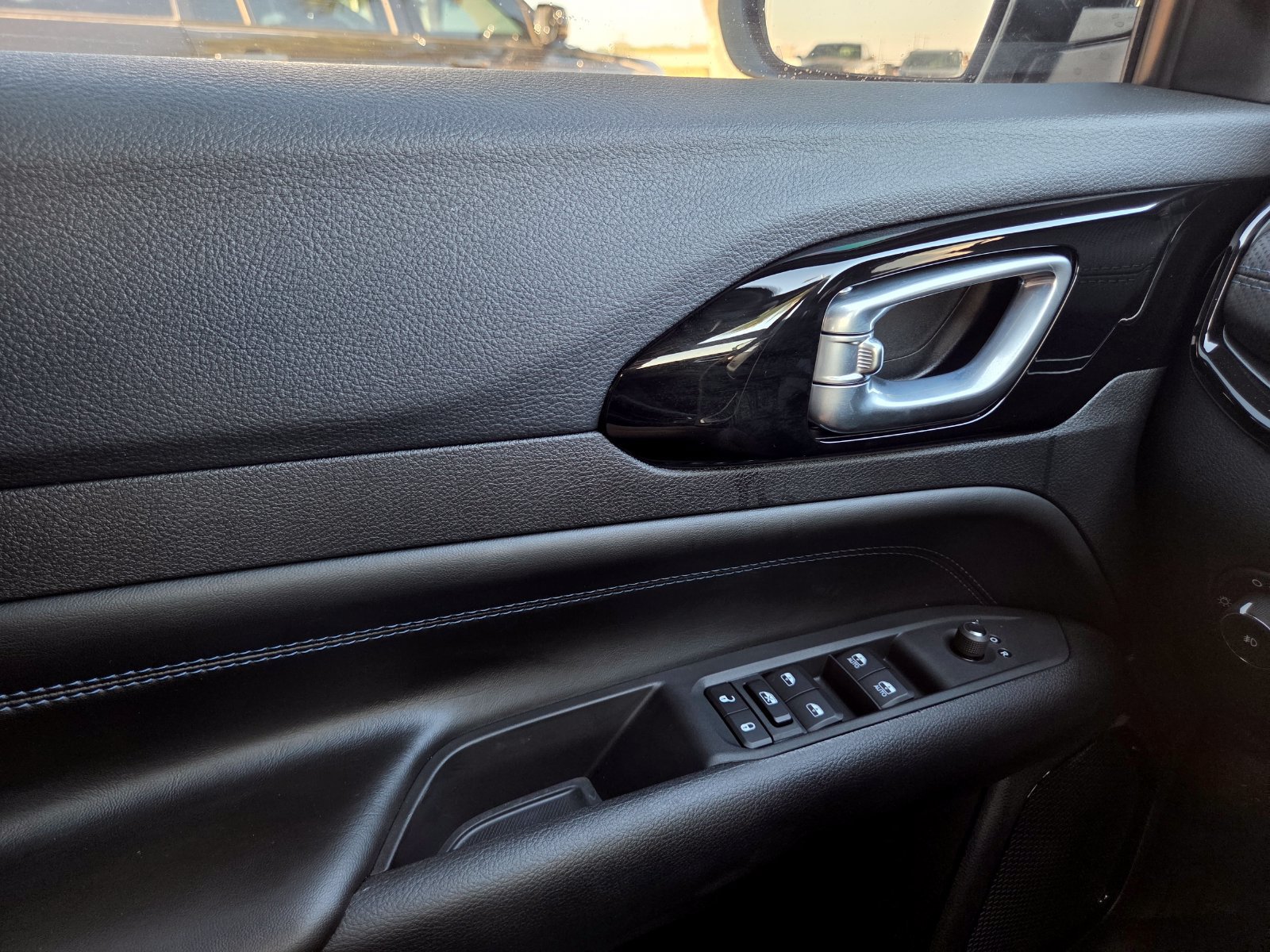 New 2026 Jeep Compass Latitude AWD/4WD image 40
