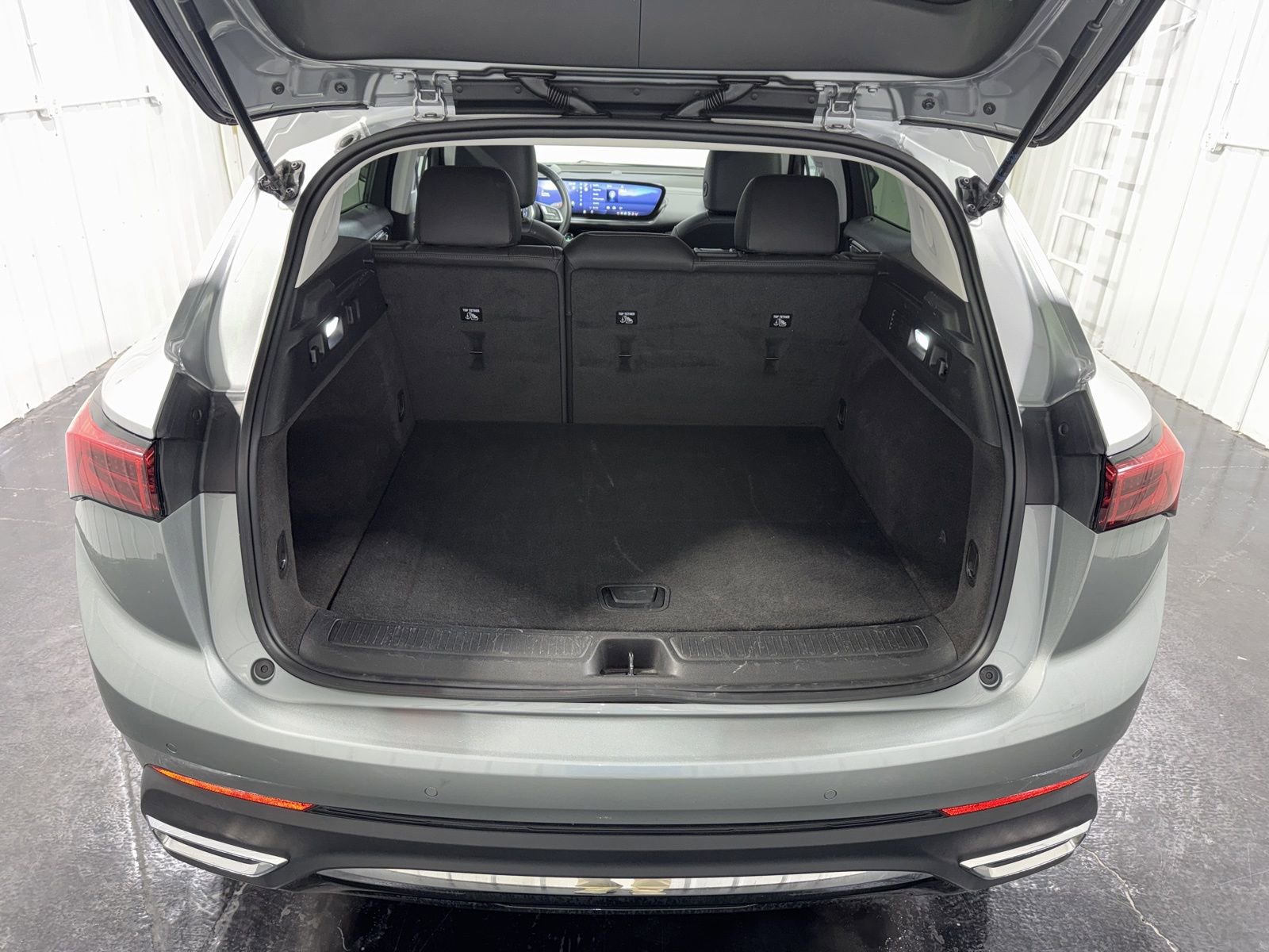 Used 2024 Buick Envision Preferred AWD/4WD image 33