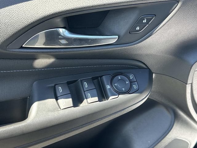 Certified 2025 Buick Envista Sport Touring FWD image 19