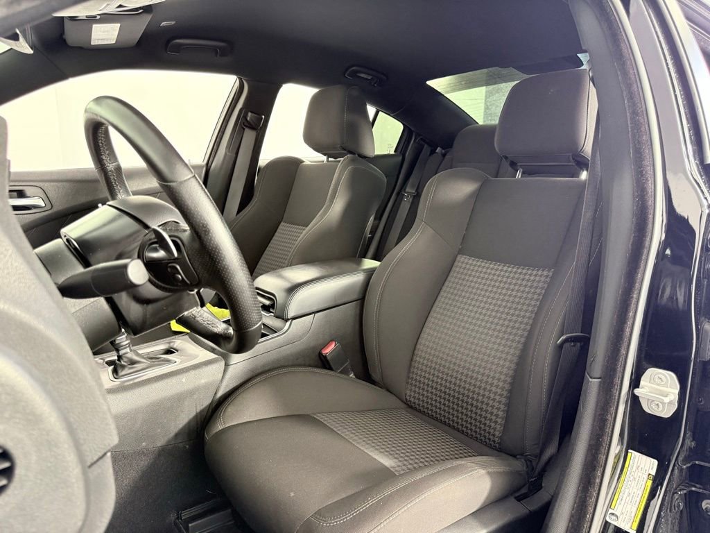 Used 2023 Dodge Charger R/T w/ Technology Group image 11