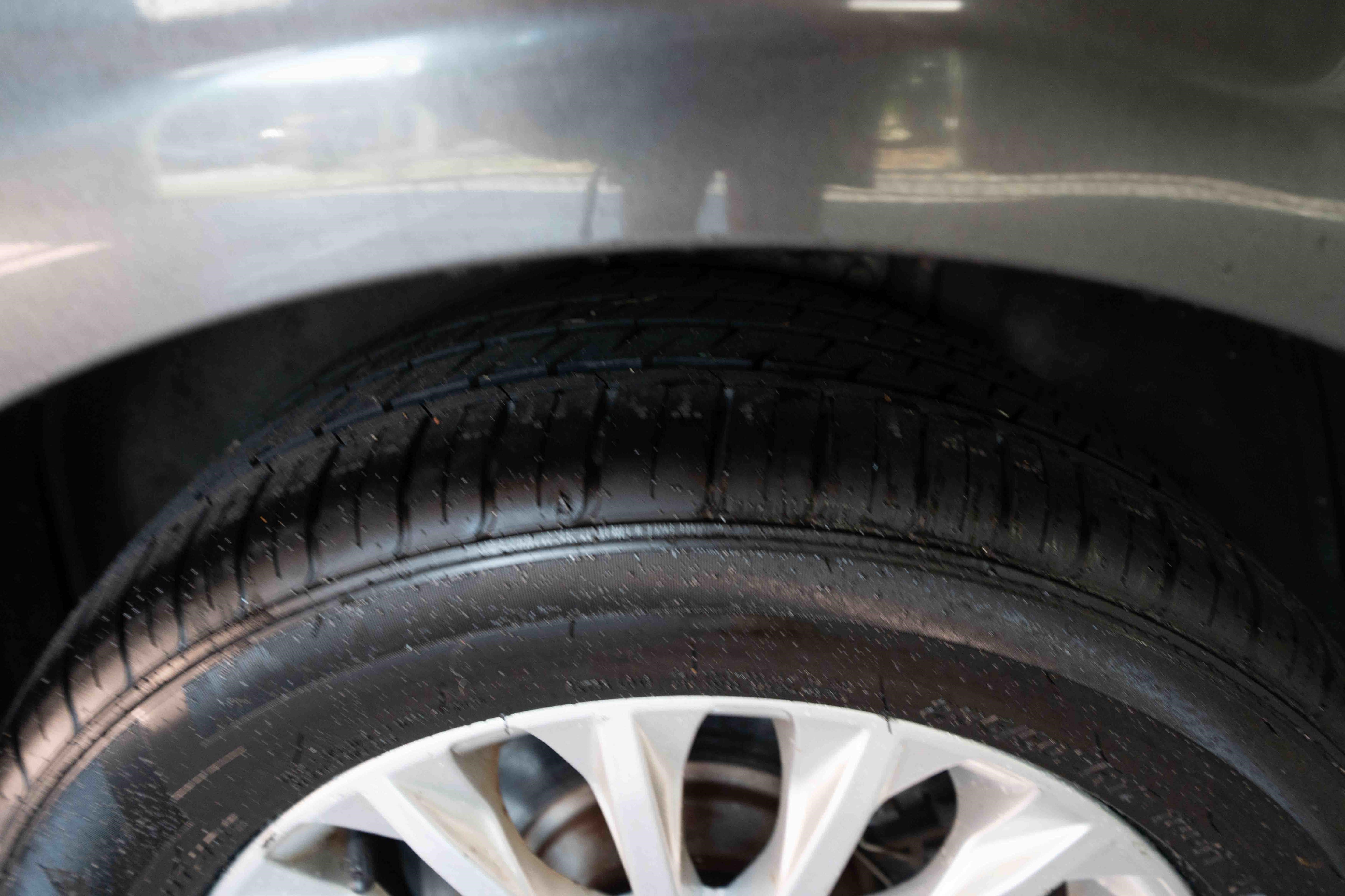 Used 2020 Ford Fusion SE FWD image 29