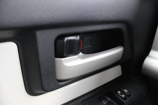 Used 2013 Toyota FJ Cruiser 4WD w/ Upgrade Pkg image 5