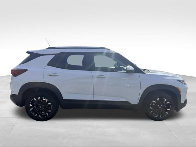 Used 2022 Chevrolet TrailBlazer LT w/ Convenience Package FWD image 4