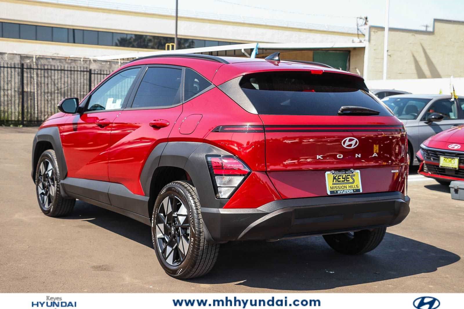 Certified 2025 Hyundai Kona SEL AWD/4WD image 2