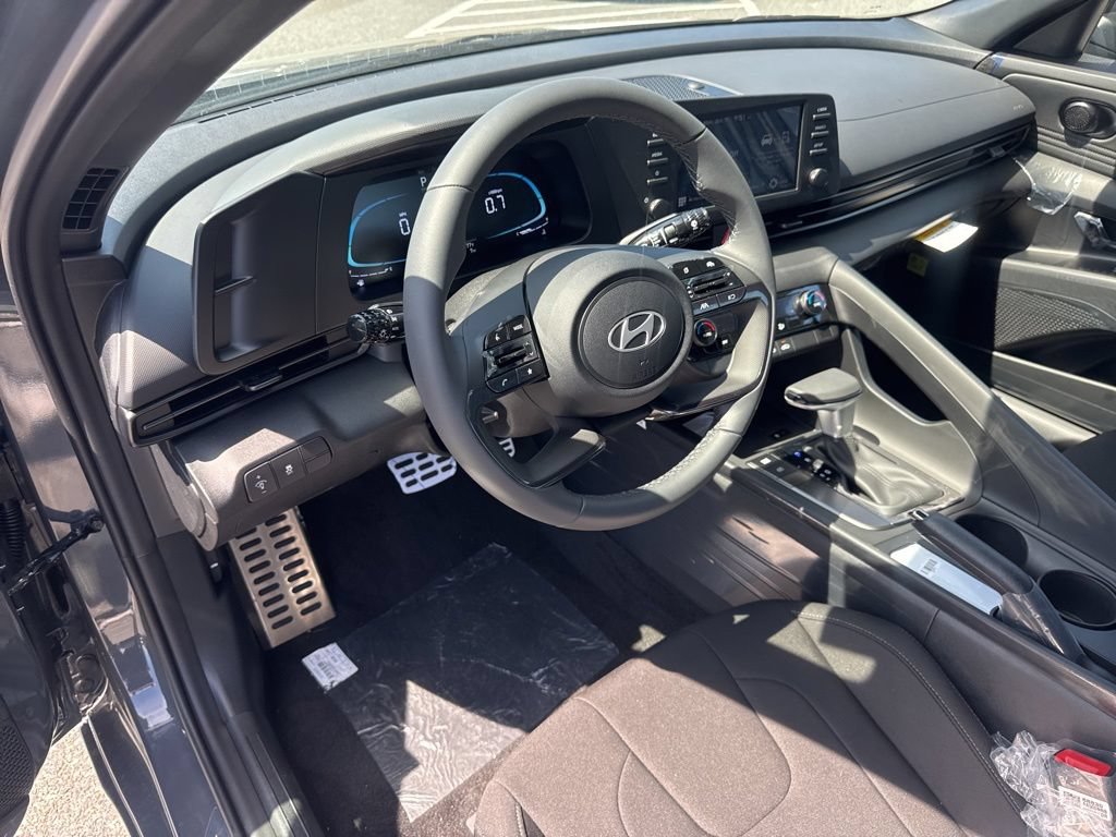 New 2026 Hyundai Elantra Sport FWD image 11