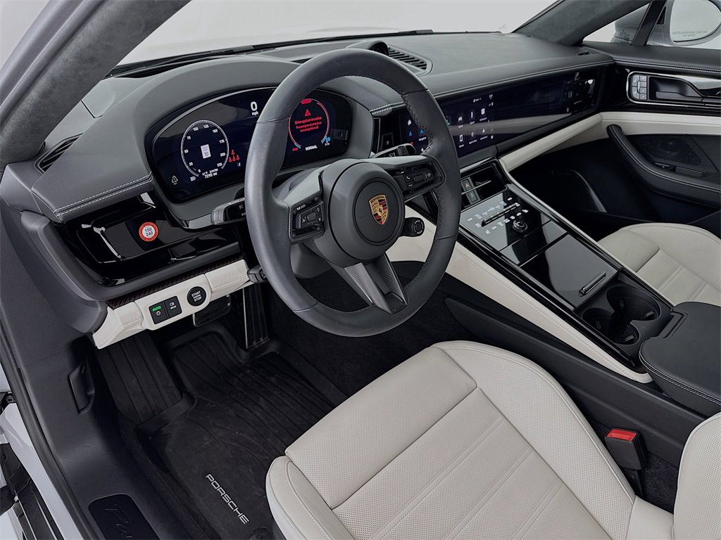 Certified 2025 Porsche Panamera GTS image 4