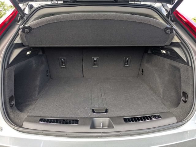 Used 2023 Cadillac XT4 Premium Luxury FWD image 12