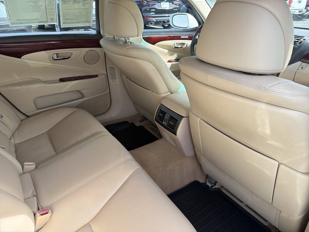 Used 2010 Lexus LS 460 image 19
