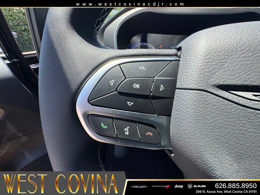 New 2027 Chrysler Pacifica Select FWD image 22