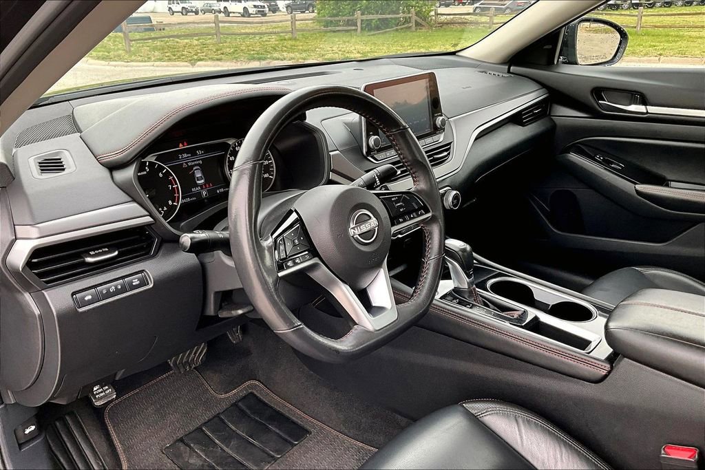 Used 2024 Nissan Altima 2.5 SR FWD image 12