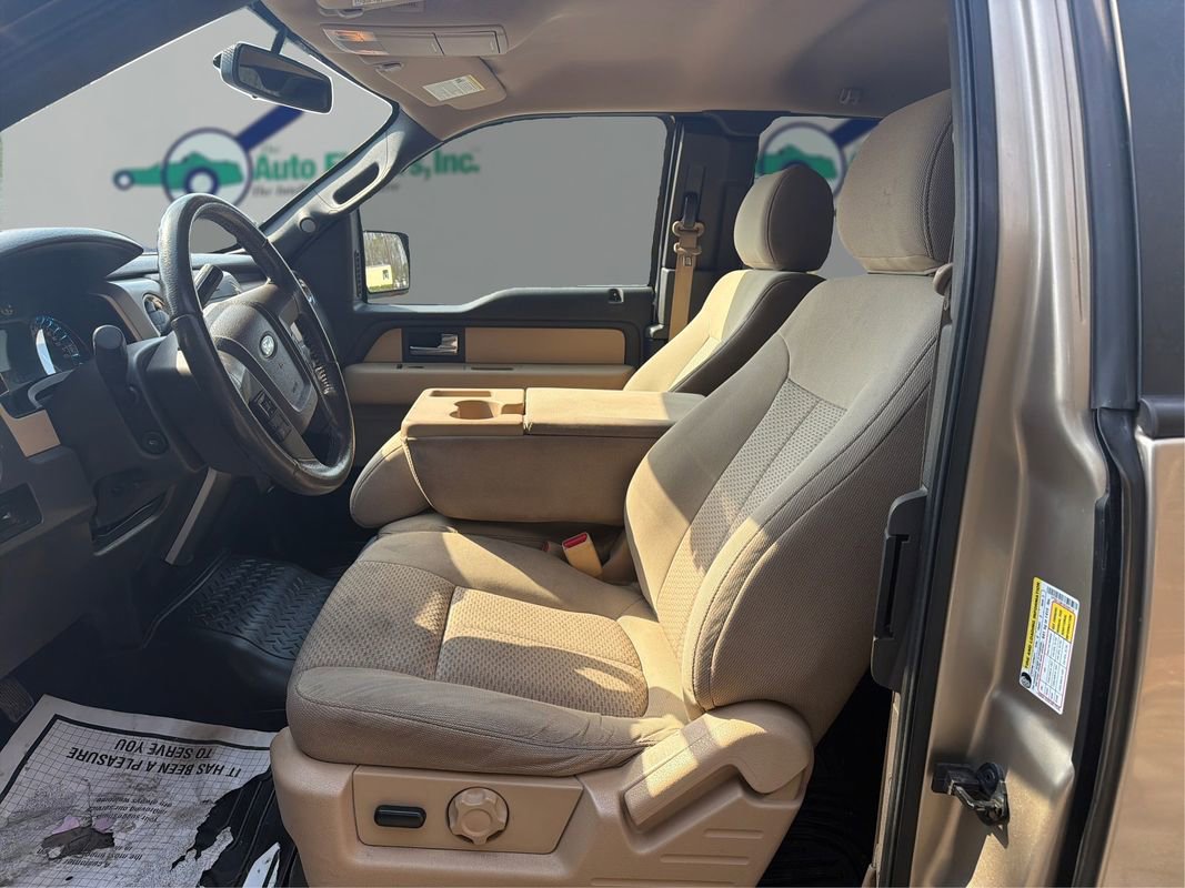 Used 2014 Ford F150 XLT w/ XLT Chrome Package image 9