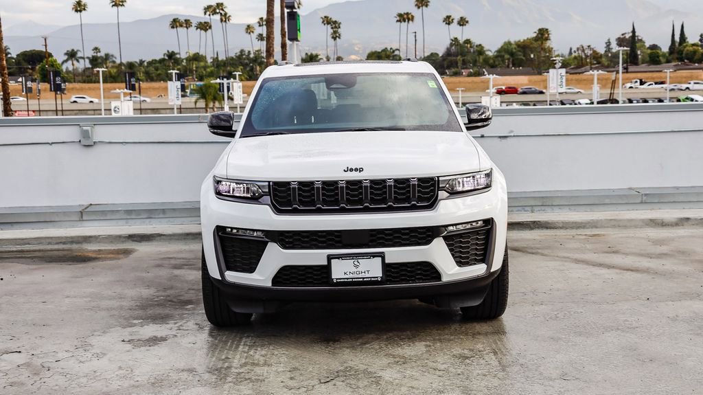New 2026 Jeep Grand Cherokee Limited AWD/4WD image 3