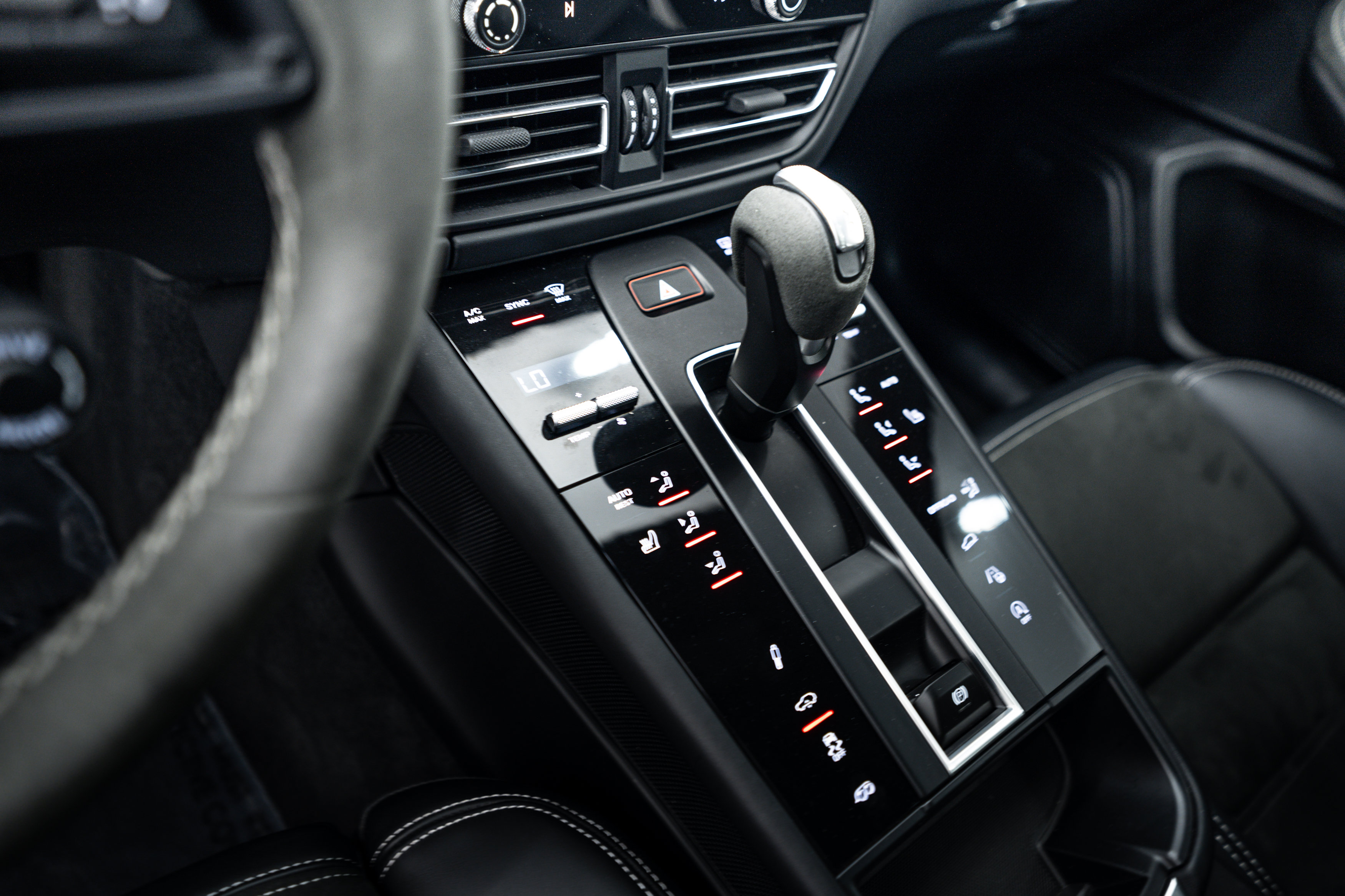 Certified 2024 Porsche Macan GTS AWD/4WD image 12