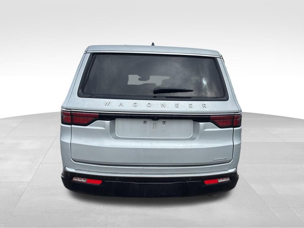 Used 2024 Jeep Wagoneer L Series III w/ Flexible Seating Group image 2