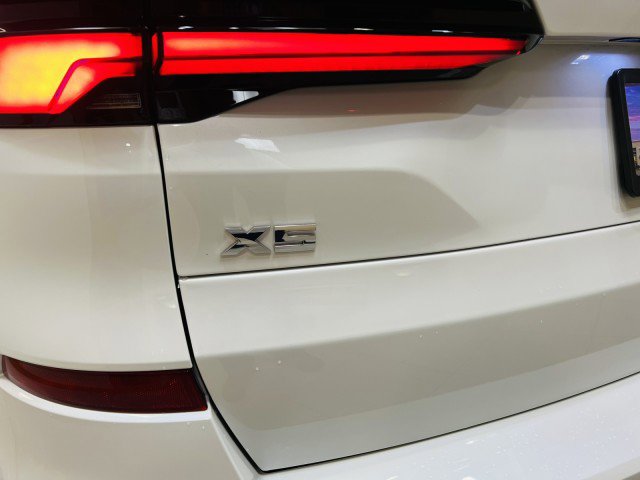 Used 2025 BMW X5 M60i w/ Parking Assistance Package image 28