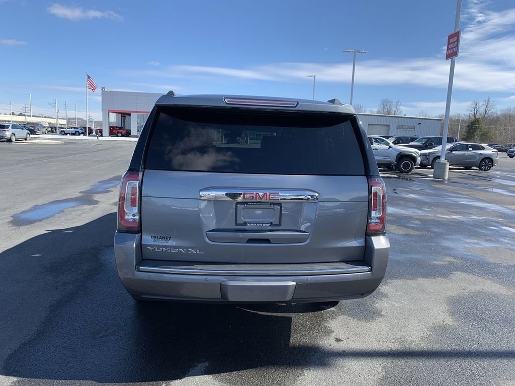Used 2020 GMC Yukon XL Denali w/ Denali Premium Package image 7