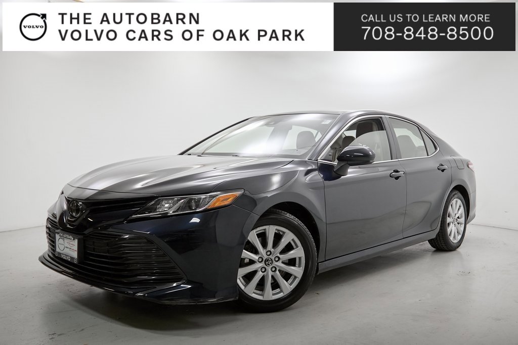 Used 2018 Toyota Camry LE image 1