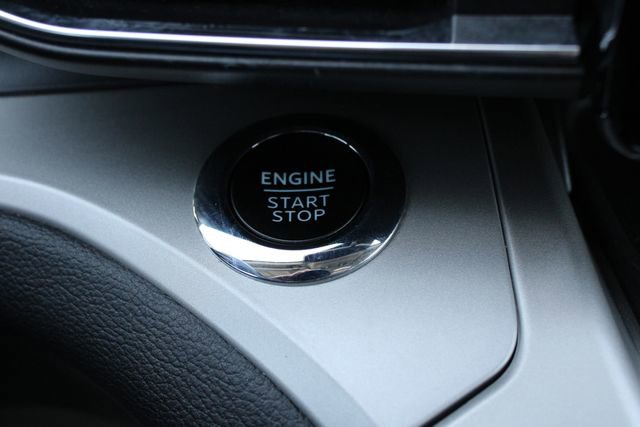 Used 2023 Ford Explorer XLT w/ Equipment Group 202A AWD/4WD image 15