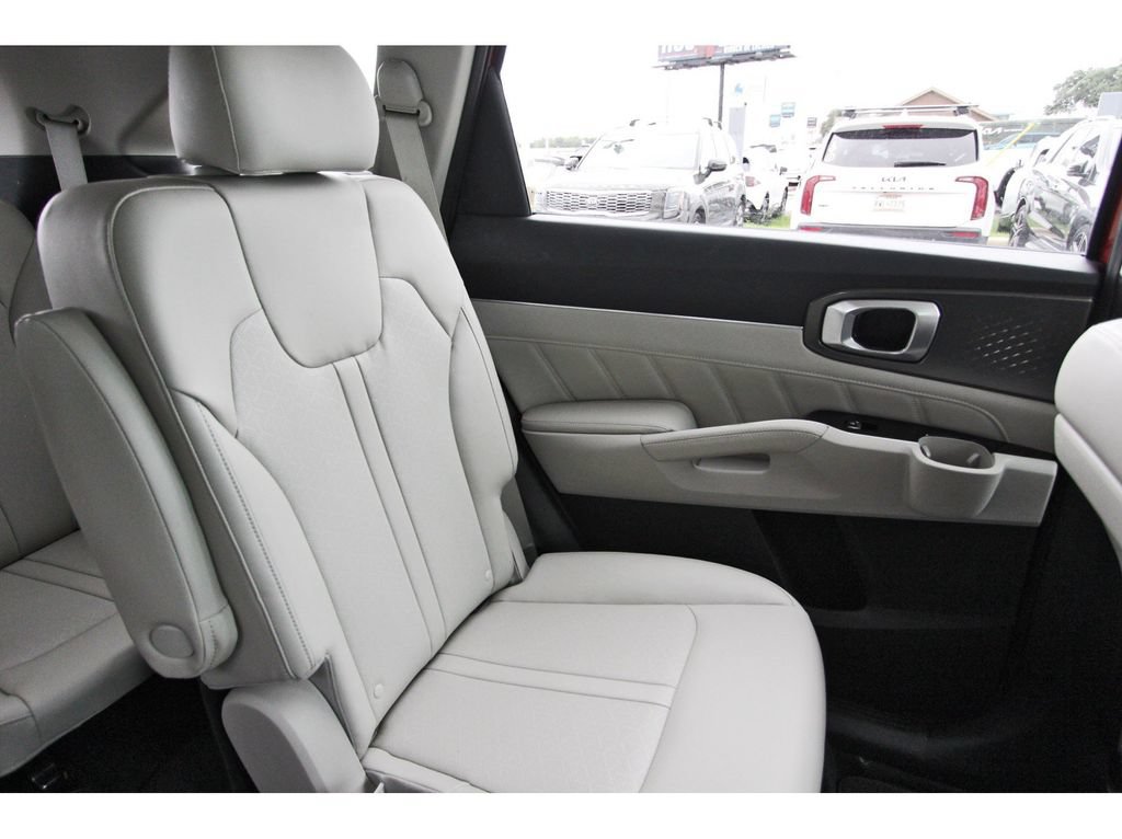 Certified 2022 Kia Sorento SX FWD image 13