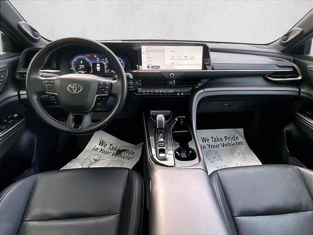 Used 2025 Toyota Crown AWD/4WD image 15