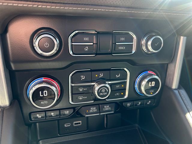 Used 2022 GMC Yukon SLT w/ SLT Luxury Package image 15