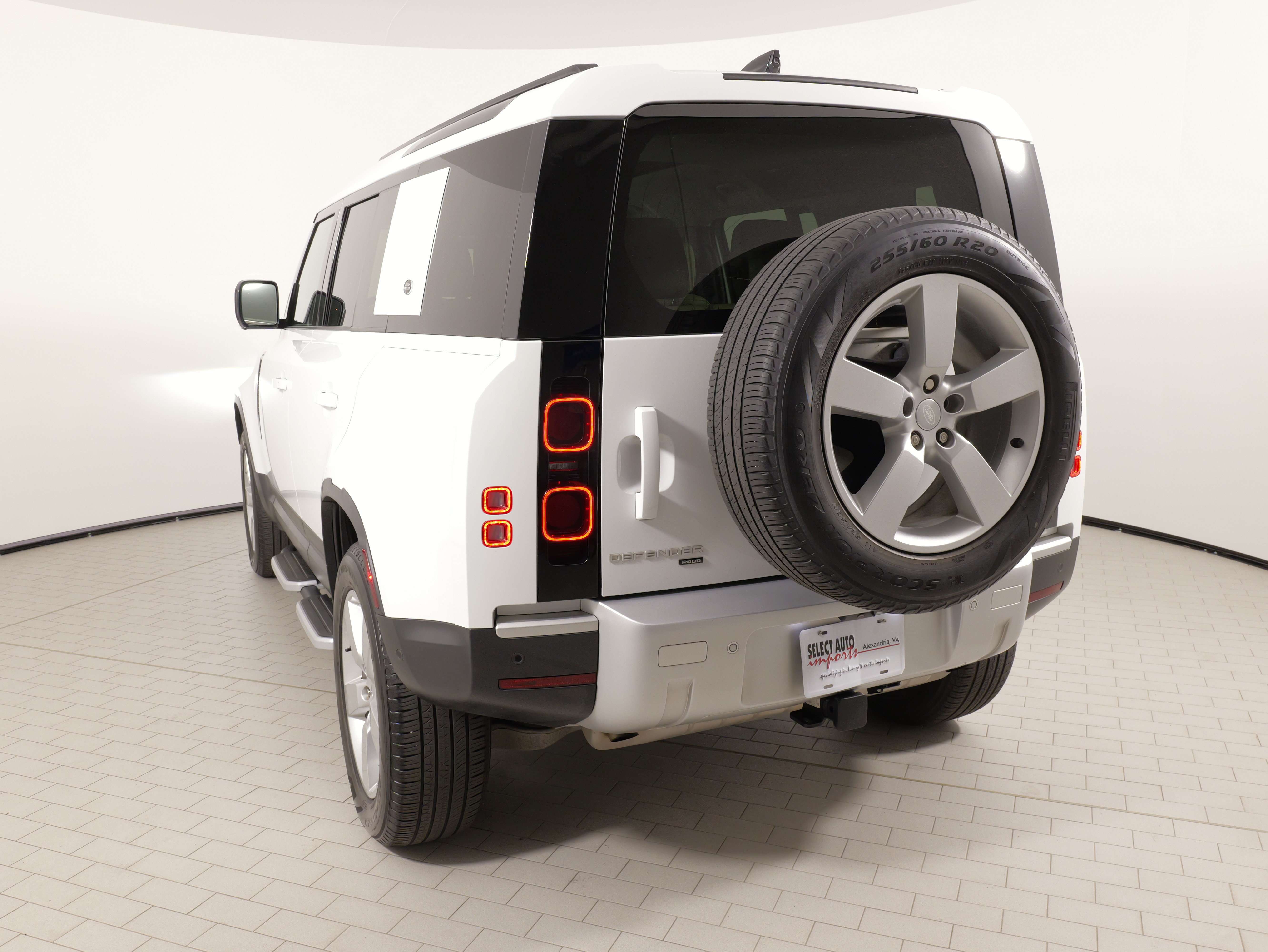 Used 2022 Land Rover Defender 110 SE AWD/4WD image 14