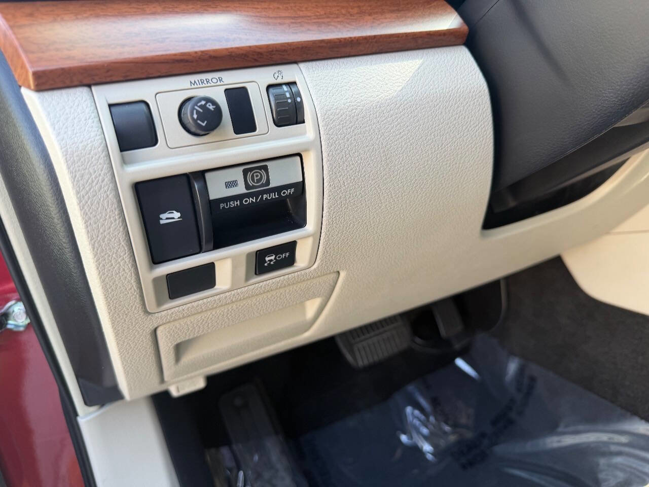 Used 2013 Subaru Outback 2.5i Limited image 24