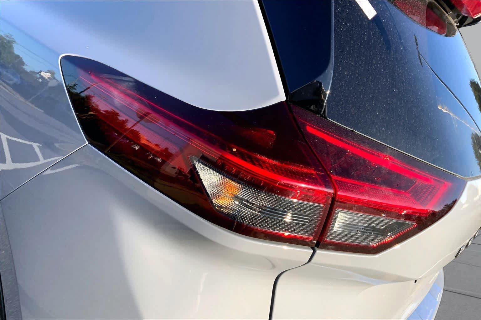 Used 2024 Nissan Rogue SL w/ SL Premium Package AWD/4WD image 29
