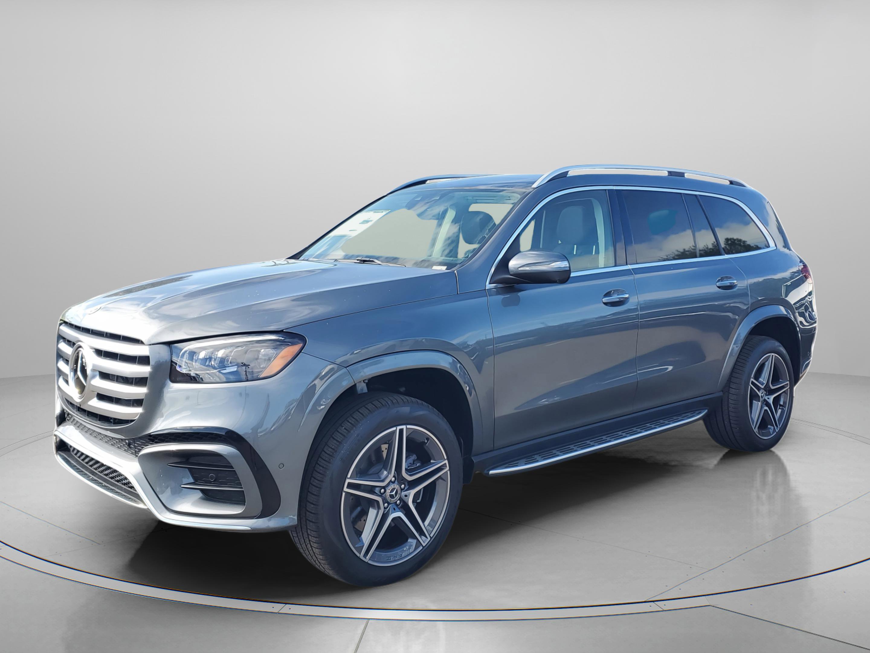 Certified 2026 Mercedes-Benz GLS 450 4MATIC image 2