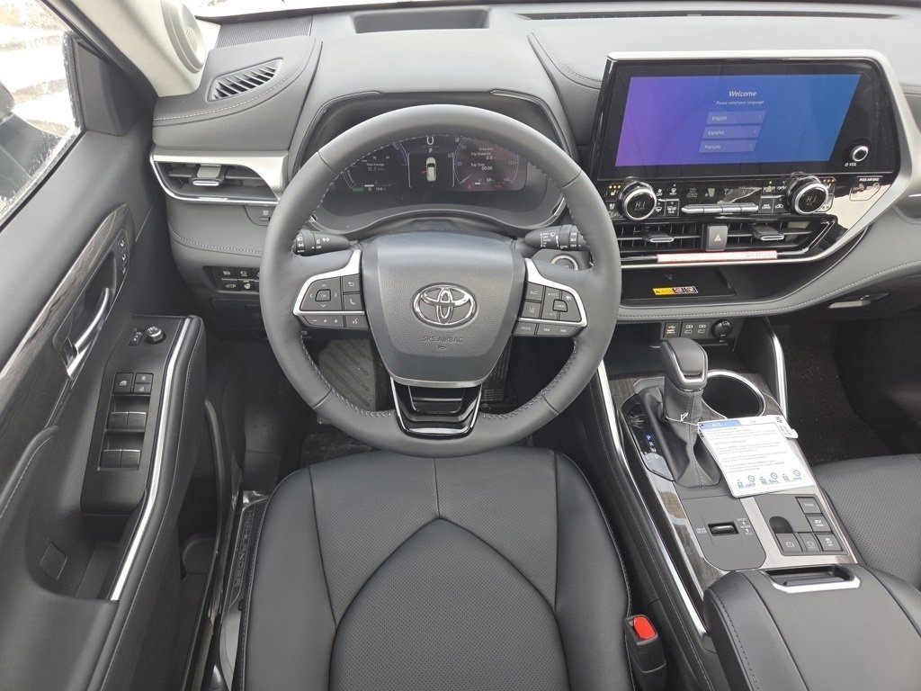 New 2026 Toyota Highlander Platinum image 4