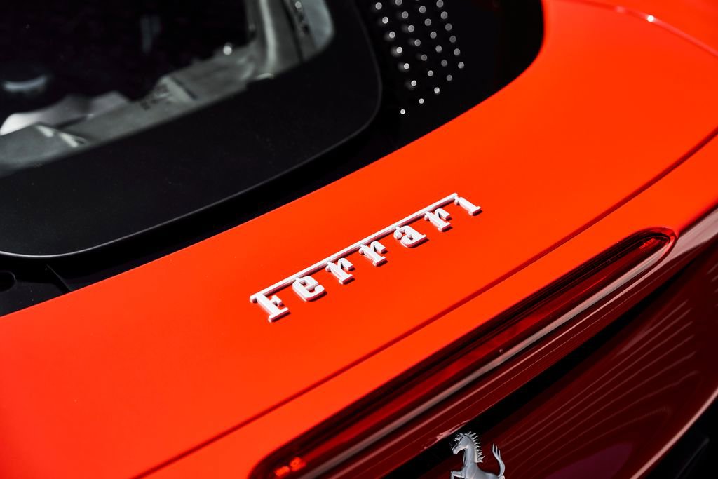 Used 2025 Ferrari SF90 Spider image 13