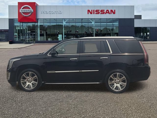Used 2018 Cadillac Escalade Luxury AWD/4WD image 4