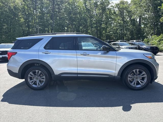 Used 2022 Ford Explorer XLT AWD/4WD image 9