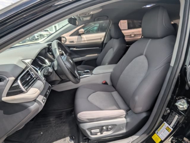 Used 2023 Toyota Camry LE FWD image 11