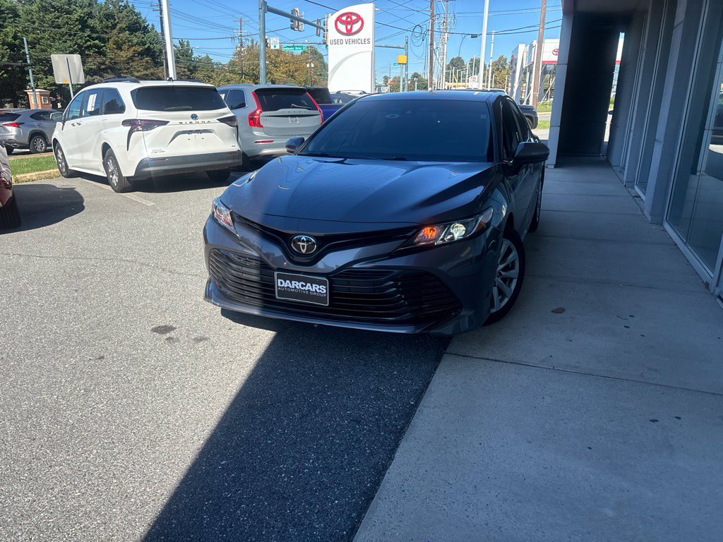 Used 2018 Toyota Camry LE FWD image 2