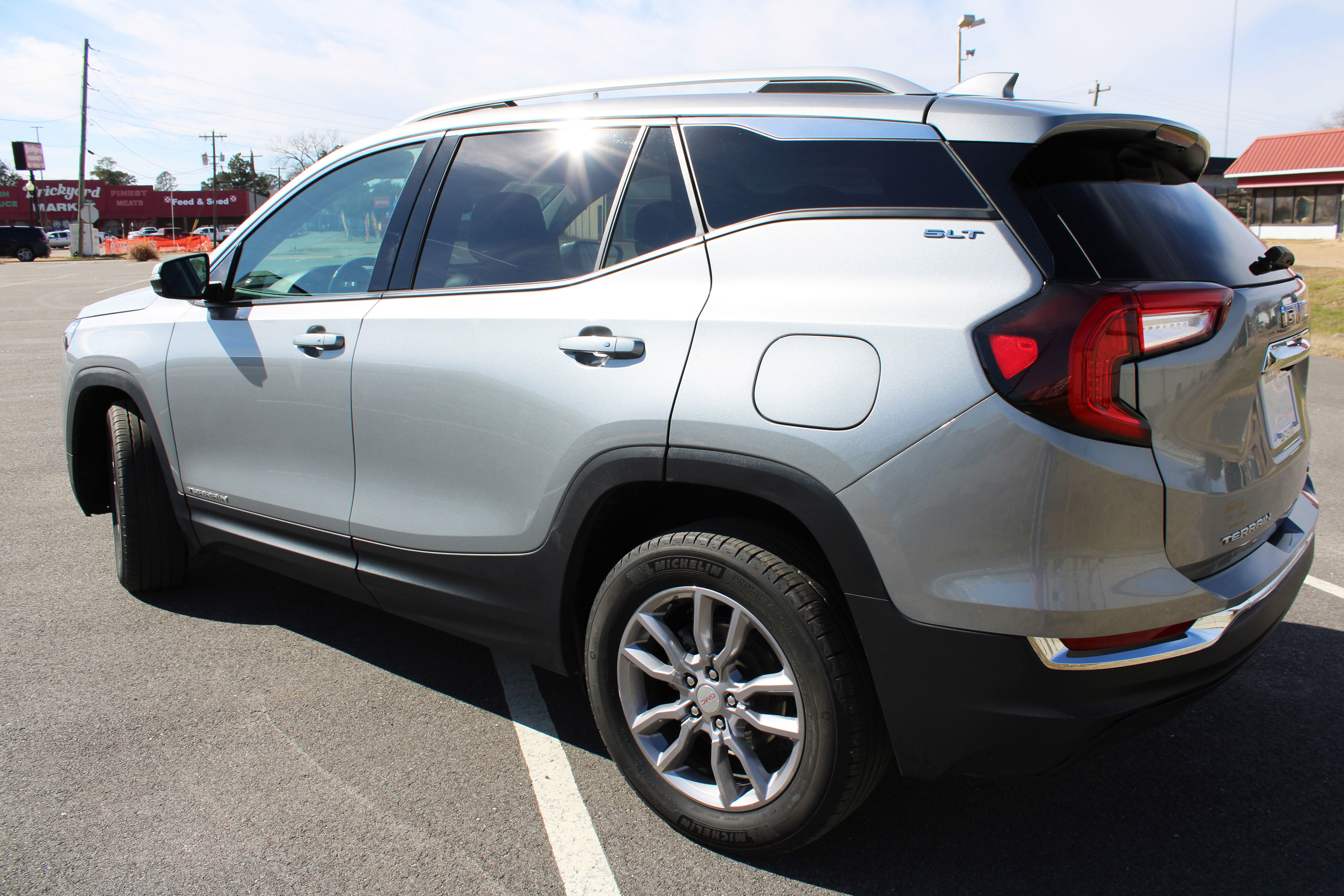 Used 2024 GMC Terrain SLT image 31