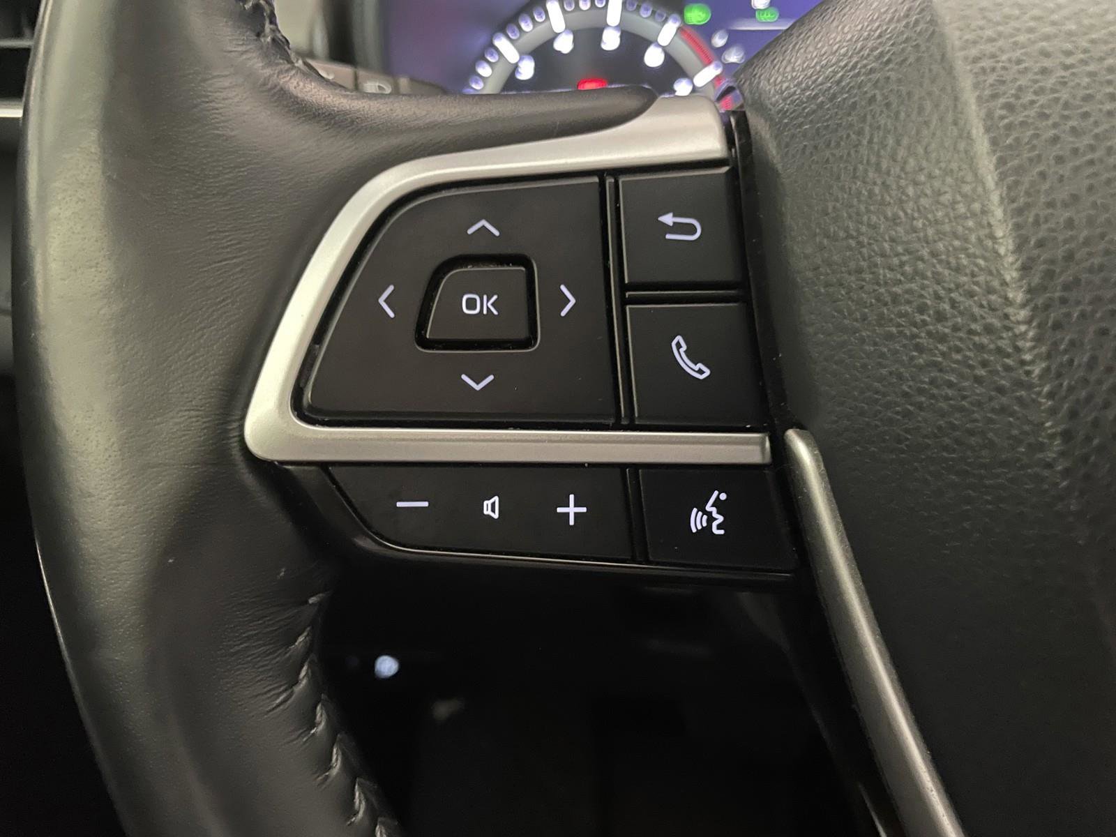 Used 2023 Toyota Highlander LE image 18