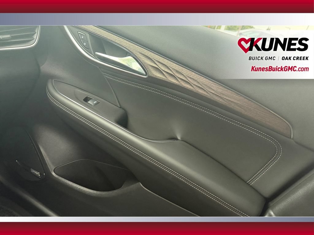 Used 2023 Buick Envision Avenir AWD/4WD image 35