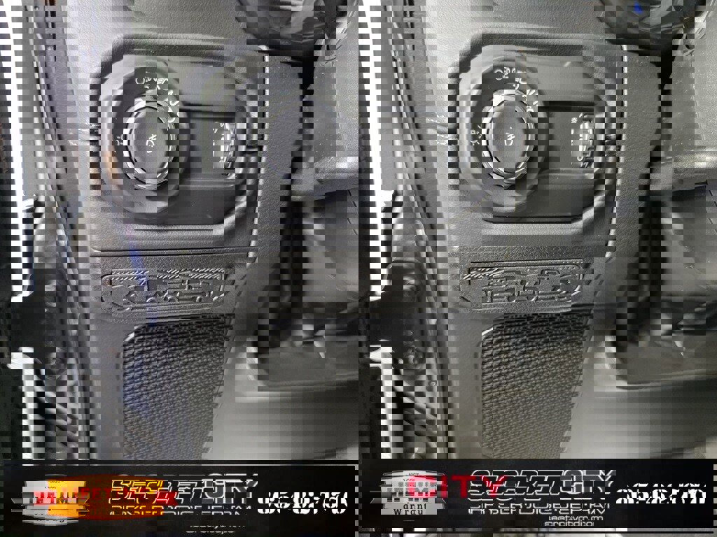 New 2025 Jeep Wrangler Unlimited Sahara image 14